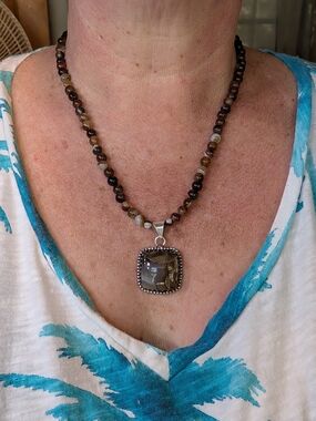 Brown Bead Necklace with Square Brown Stone Pendant
